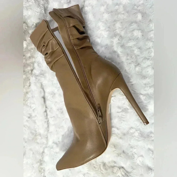 Olivia Ferguson Tan Slouchy Heeled Zipper Ankle Boots - Picture 9 of 15